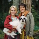 Annasophia Robb and Josh Hutcherson